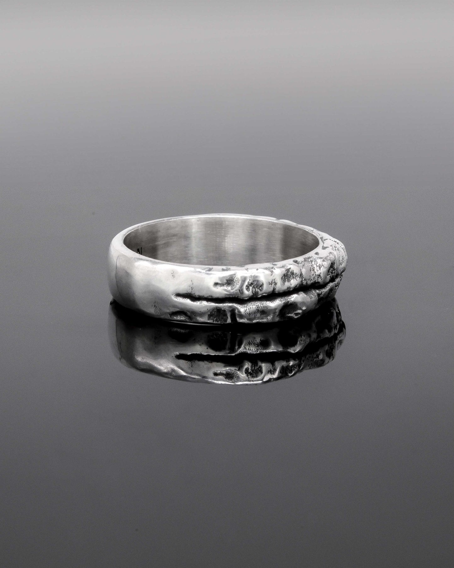 FISSURE Ring